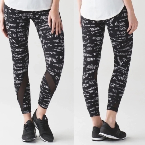 Lululemon • Black White Graf Inspire Leggings - Picture 2 of 11